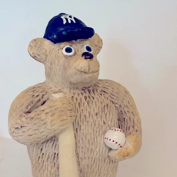 Yankees Baseball Bear Sculpture Statue Ball and Bat Bear Heavy Paper Weight - Picture 8 of 14